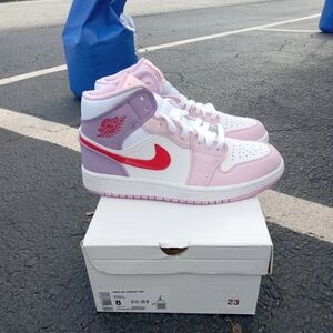 Air Jordan 1 Mid, Valentine's Day